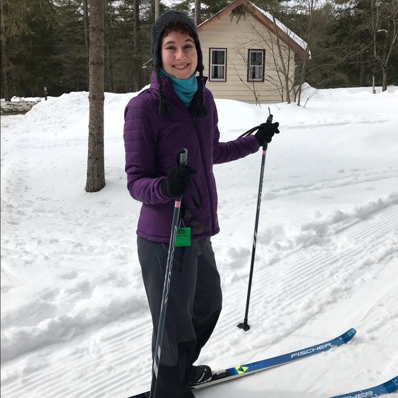 Meet your Posher, Renee 😊 - Picture 4 of 8